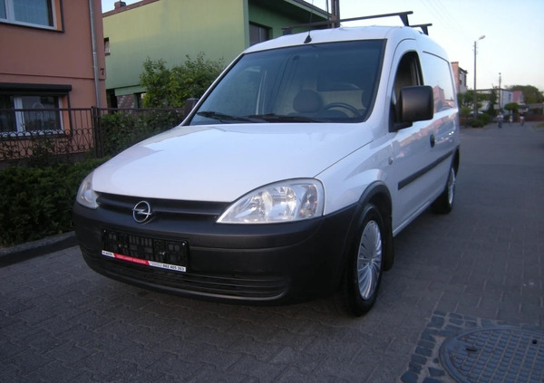 Opel Combo cena 9950 przebieg: 195000, rok produkcji 2004 z Kłobuck małe 301